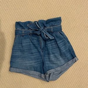 Blank NYC paper bag denim shorts. Size 28. Worn once. Perfect condition.